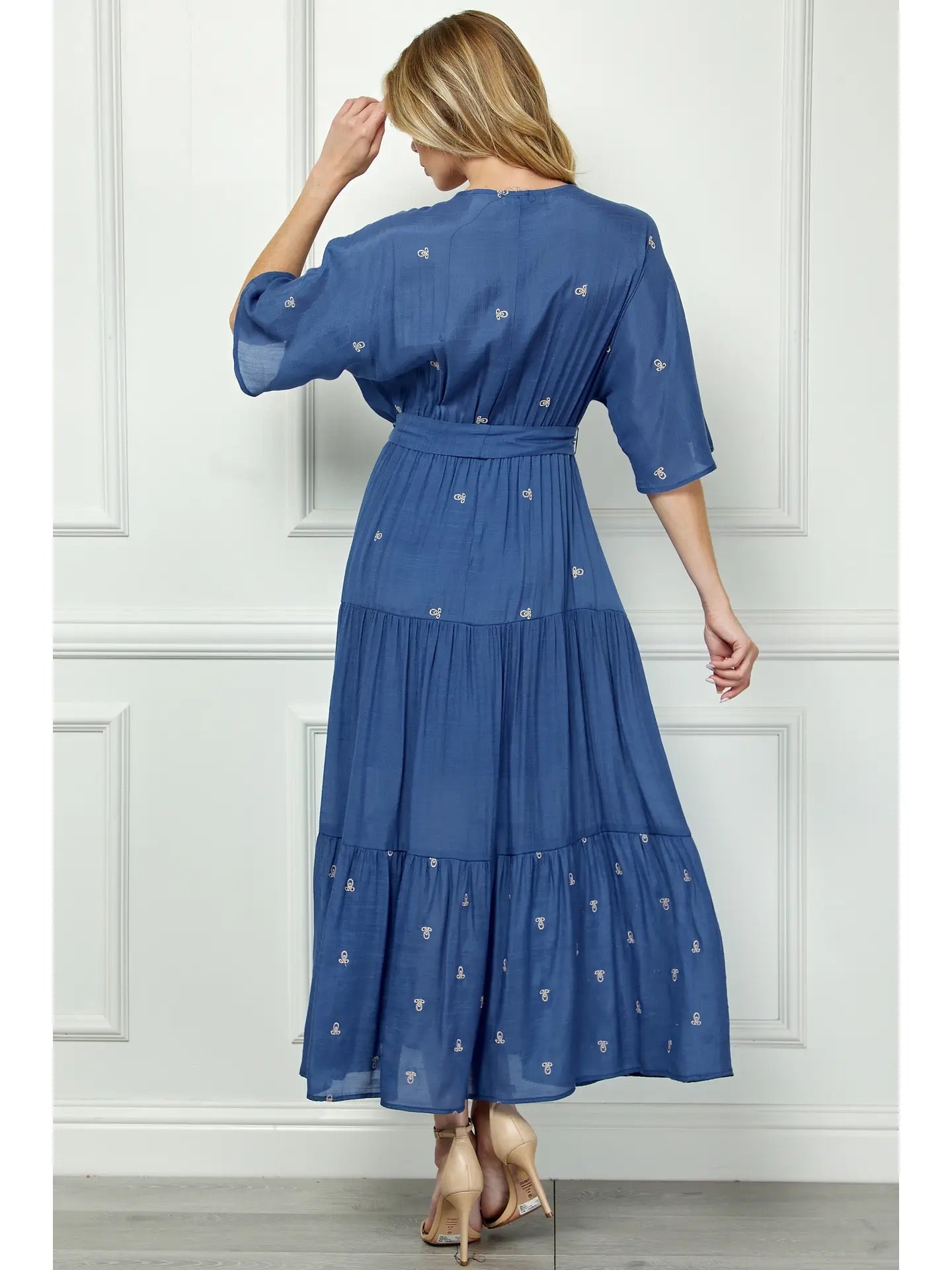 Vestido Campesino Bordado con cuello en V y Forrado