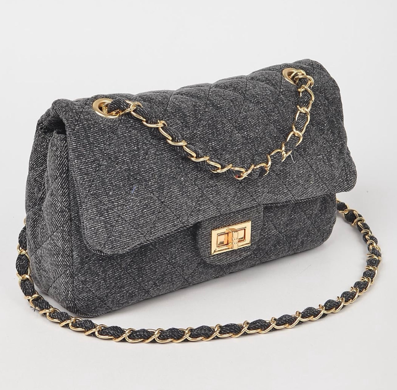 Cartera Quilted Negra con Cadena Entrelazada